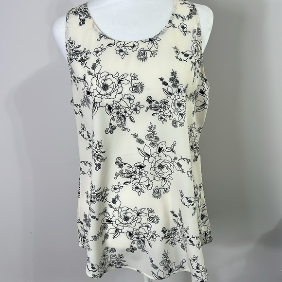 Van Heusen cream Black floral sleeveless top size med NWT - Picture 1 of 5